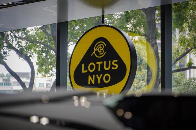 划时代的路特斯——探店试驾Lotus Eletre