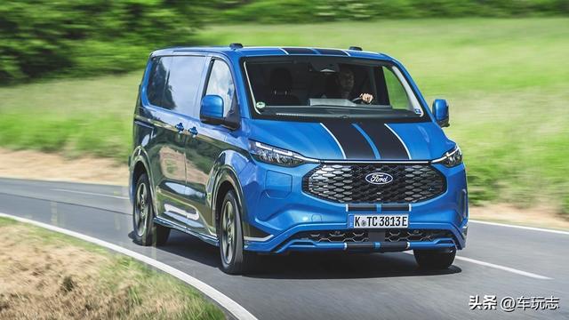 福特 E-Transit Custom——英国最受欢迎的厢型货车